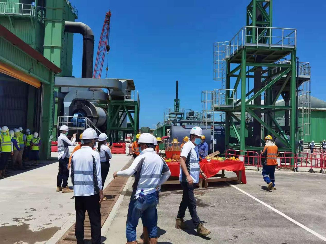 歐保順利參與試鋪香港國際機(jī)場第三主跑道瀝青混凝土基層